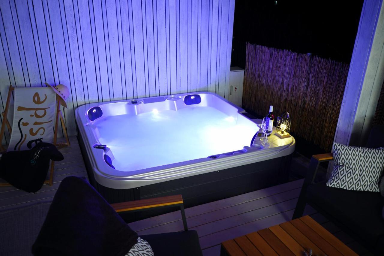 Boutique Style Eco-Beachhouse, Private Jacuzzi Privlaka  Exterior foto