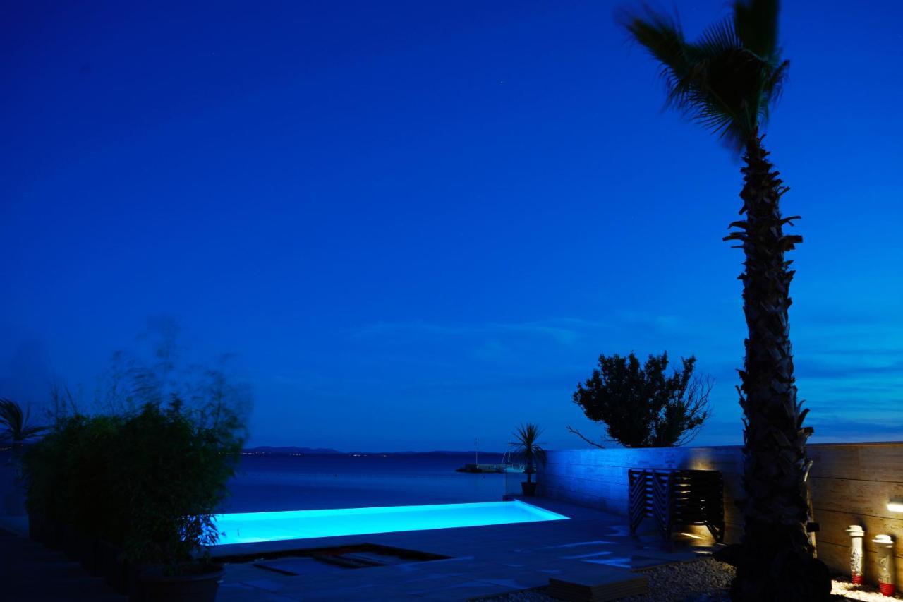 Boutique Style Eco-Beachhouse, Private Jacuzzi Privlaka  Exterior foto