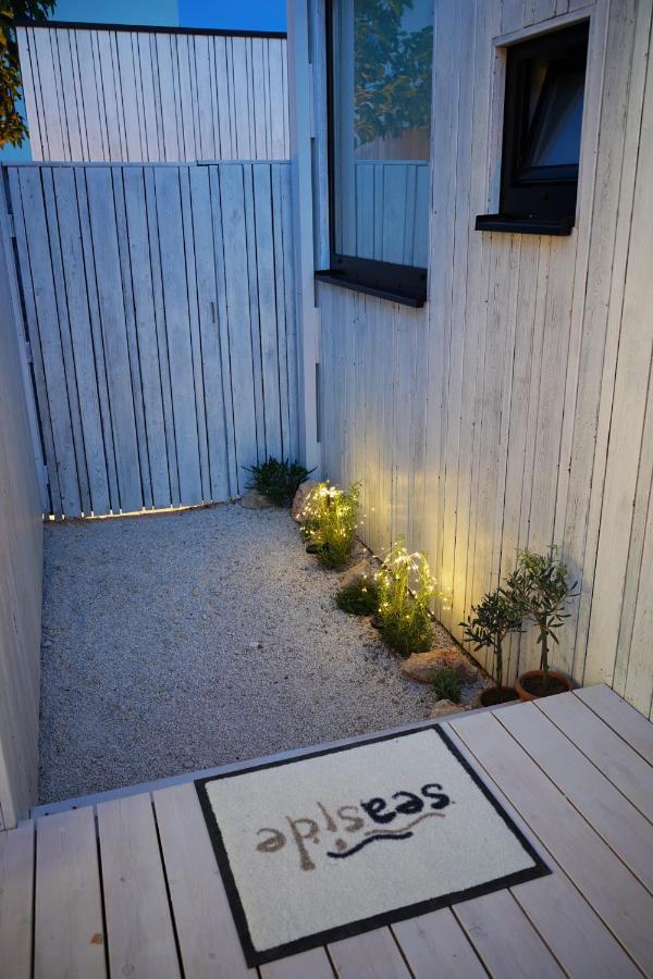 Boutique Style Eco-Beachhouse, Private Jacuzzi Privlaka  Exterior foto